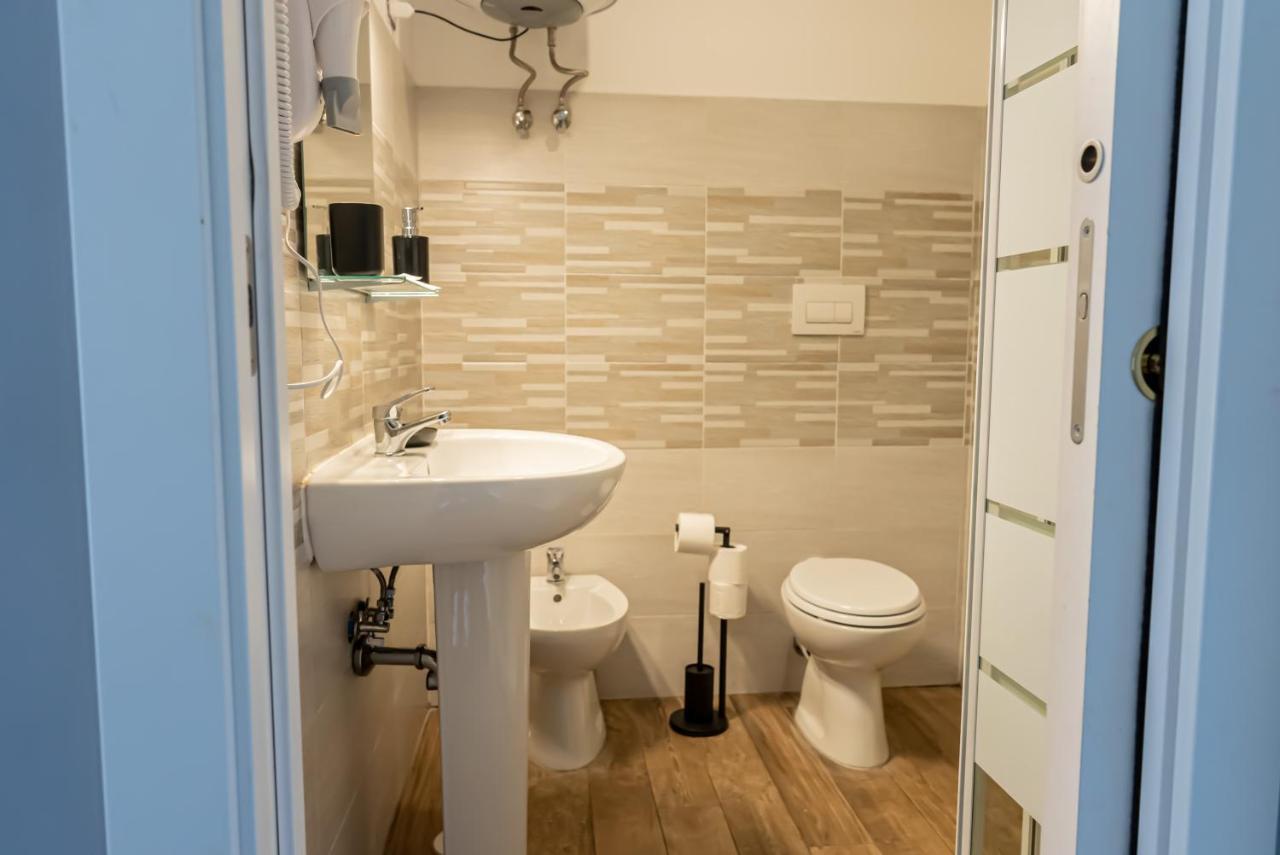 Trastevere Guestrooms Rome Bagian luar foto